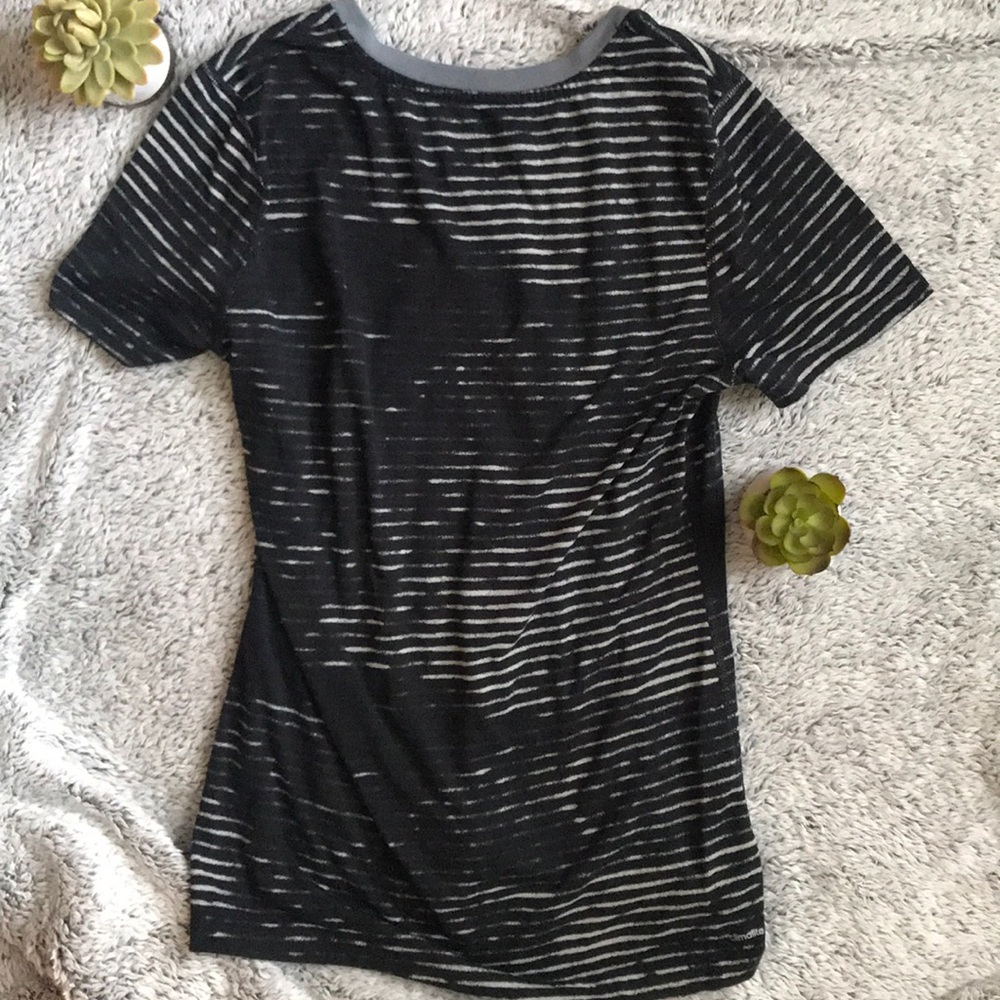 Adidas ultimate printed tee SIZE M - Picture 2 of 4